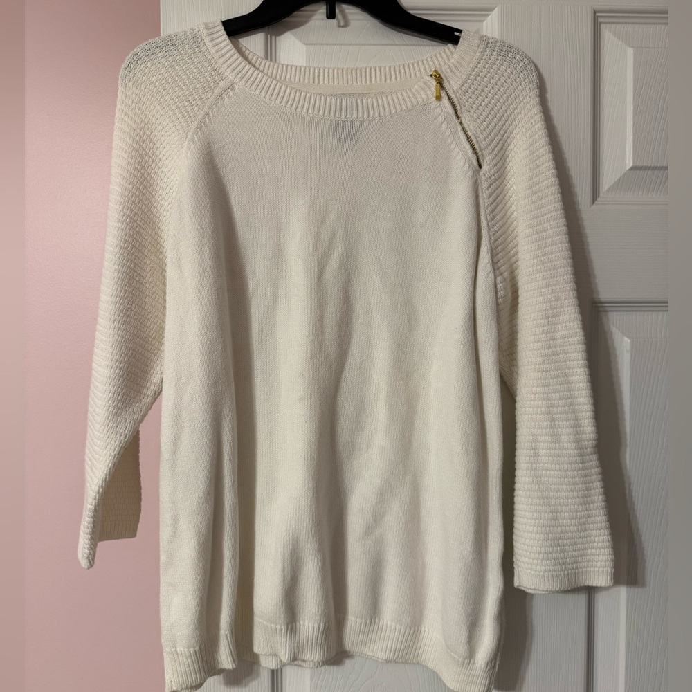 Elegant white Sweater